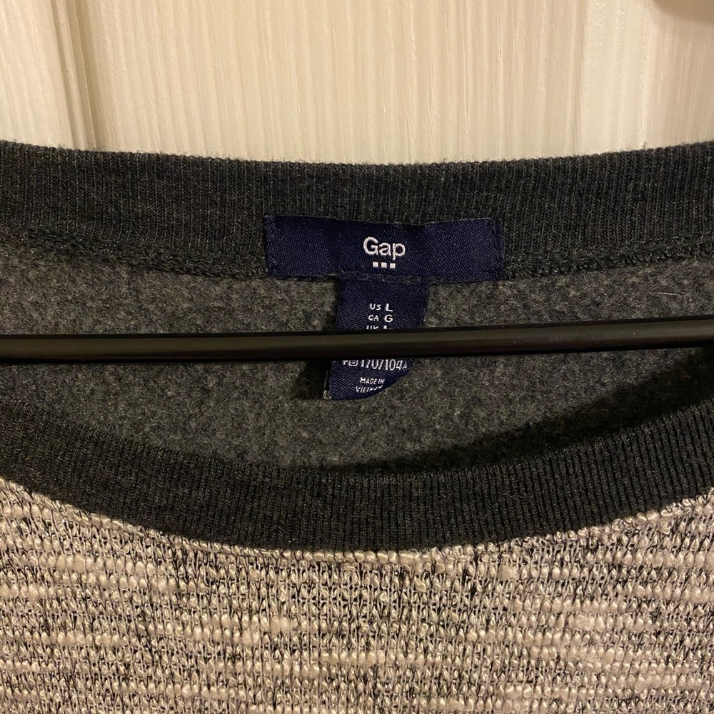 Gap Raglan style sweatshirt - Picture 2 of 3